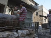 Первый конвой с спасенными людьми в Алеппо достиг территории повстанцев