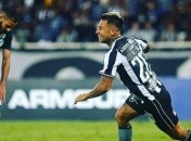 В Бразилии футболист-симулянт повеселил болельщиков (Видео)