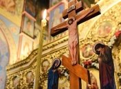 В украинских храмах богослужения впервые пройдут без верующих (Видео)