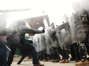 Массовые беспорядки в России хотят останавливать с помощью стальных "копов"