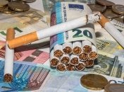Сигареты по 80-100 грн за пачку: изменения в налоговый кодекс ударят по карману курильщиков