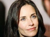  Кортни Кокс поссорилась с возлюбленным в аэропорту 