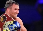 Официально. Ломаченко отказался от чемпионского пояса в полулегком весе