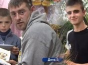 Ліворуч - кадр з випуску "Хата на тата", праворуч - дорослий автор слова "сокіабле"