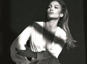 Дженніфер Лопес знялась у рекламі власної колекції взуття (Фото)