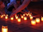 Сегодня в 4 утра в Киеве зажгли поминальные свечи
