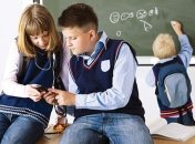 Эксперты выяснили, что смартфоны делают подростков несчастными