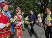 Президент у Каневі відвідав могилу Кобзаря