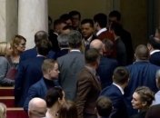 Бужанский против Лероса: "Слуги народа" устроили драку в зале ВР (Видео)