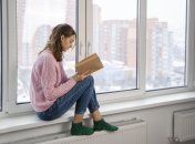 Даже пластиковые окна могут пропускать холодный воздух