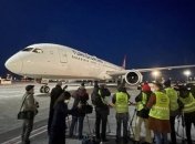 Борт з китайською вакциною проти COVID-19 вже в Україні: перші фото і відео