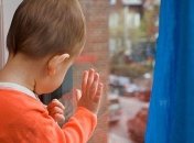 В Запорожье ребенок два дня провел в квартире с мертвыми родителями