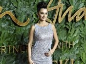 Пенелопа Крус появилась на обложке Vogue в винтажном образе 