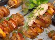 Смачна запечена картопля з салом