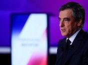 Фийон призвал приостановить кампанию по выборам президента