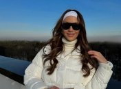 Леся любит "играть" с цветами волос