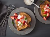 Тосты с клубникой переместят вас в самую романтику