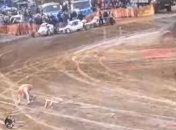 Гонки на выживание: В Кривом Роге авто влетело в толпу зрителей