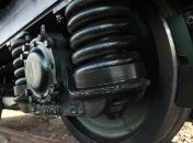 Поезд насмерть переехал 26-летнюю девушку 