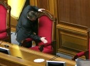 Литвин видит, что за его кресло уже грызутся