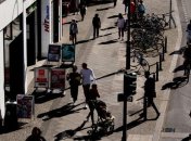 Откроют парикмахерские, церкви и школы: Германия ослабляет карантин