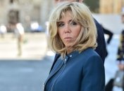 Первая леди Франции за вечер сменила два образа