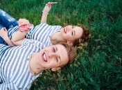 Поздравления с днем счастья 2019: стихи и открытки