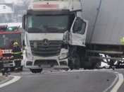 В Чехии двое украинцев погибли в аварии с грузовиком: фото и подробности