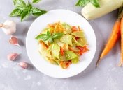 Там даже нет майонеза