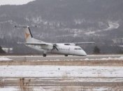 В Канаде пилот посадил самолет без переднего шасси: фото