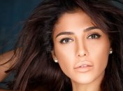 Санта Димопулос поразила фанатов фигурой в купальнике 