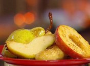 Фрукты с корицей в кокосовом соусе