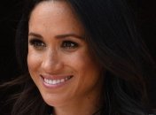 Стало известно, какие драгоценности Меган Маркл получила в подарок от Елизаветы II