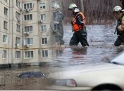 Оренбургская область на дне: российские города продолжают тонуть из-за прорыва дамбы (видео)