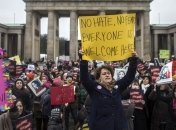 "Женские марши" против Трампа проходят по всему миру