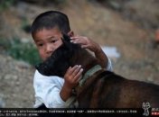 Шок! В Китае 6-летний мальчик с ВИЧ живет сам