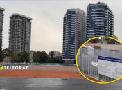 Покрытие для кортов осталось на месте, но сетки убрали. Фото Коллаж "Телеграфа".