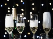 Узнайте, как правильно открывать шампанское, чтобы не было гейзера