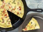 Просто и вкусно: фриттата с брокколи и помидорами