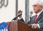 Скончался руководитель космических полетов NASA