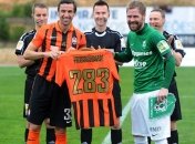 Хюбшман получил от "Шахтера" памятную футболку 