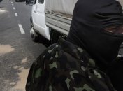 Около 40 боевиков захватили школу в Донецке