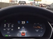 Автопилот Tesla научился прогнозировать аварии (Видео)