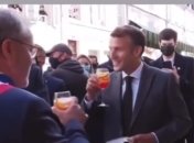 "Будьмо!": Макрон поднял бокал под тост на украинском (видео)