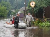 Потоп в Чернигове: по улицам плывут лодки, машины ушли под воду