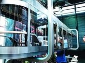 В Китае представили воздушный поезд из прозрачного стекла