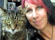 Британка решилась выйти замуж за своих питомцев