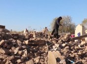 Люди остаются под завалами