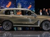 Эксперты показали первый снимок нового BMW X7