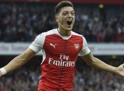 Озил: Ивоби развивается действительно хорошо